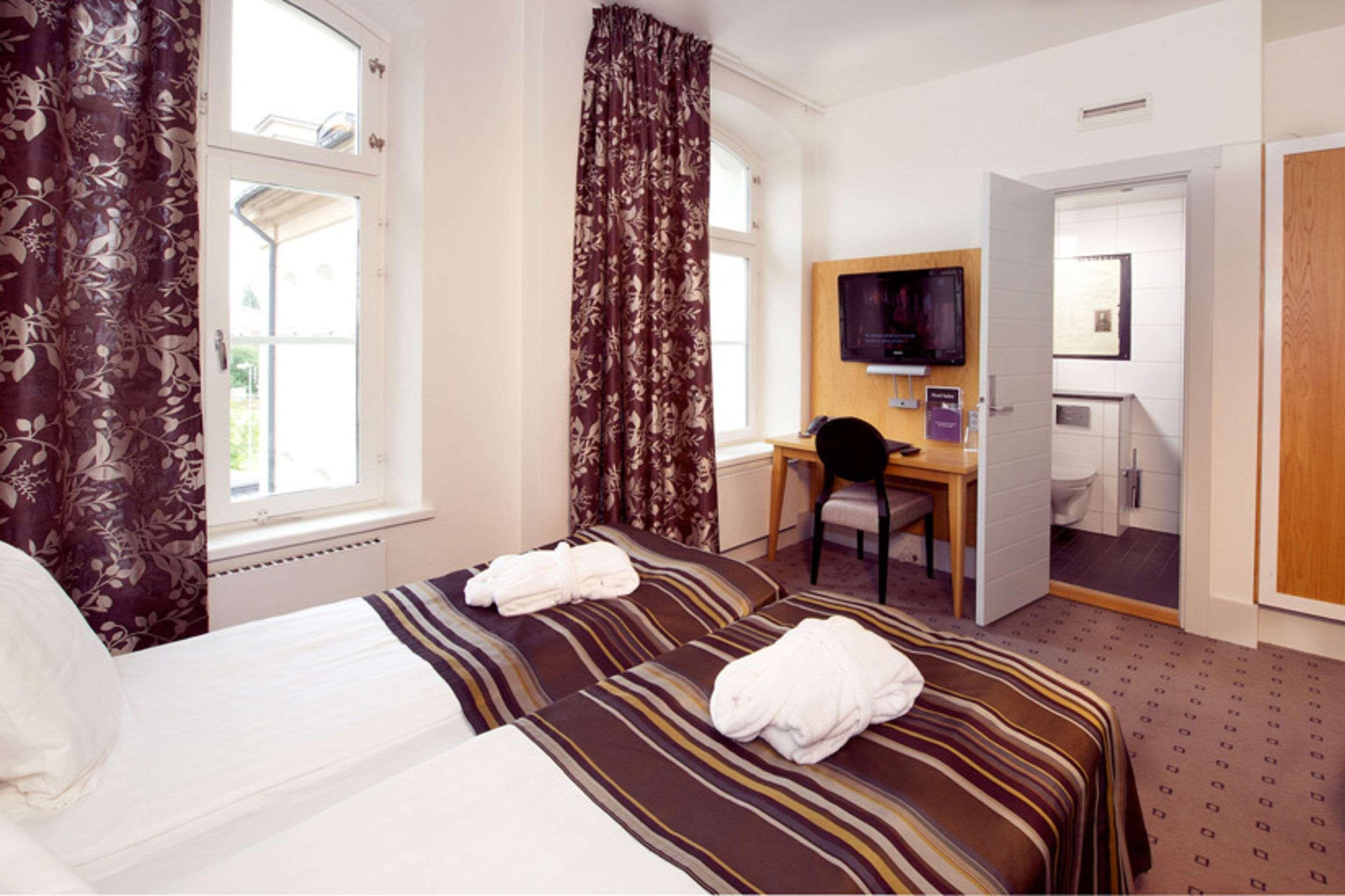 Home Hotel Bilan Κάρλσταντ Εξωτερικό φωτογραφία