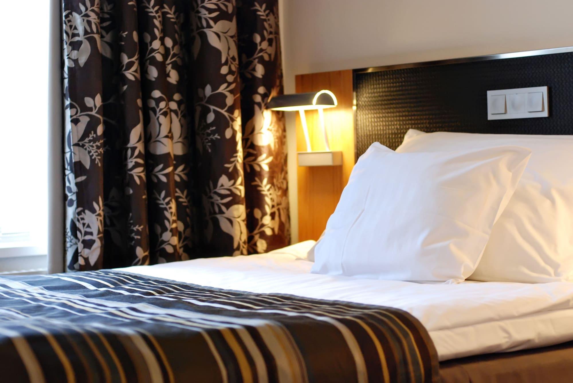 Home Hotel Bilan Κάρλσταντ Εξωτερικό φωτογραφία