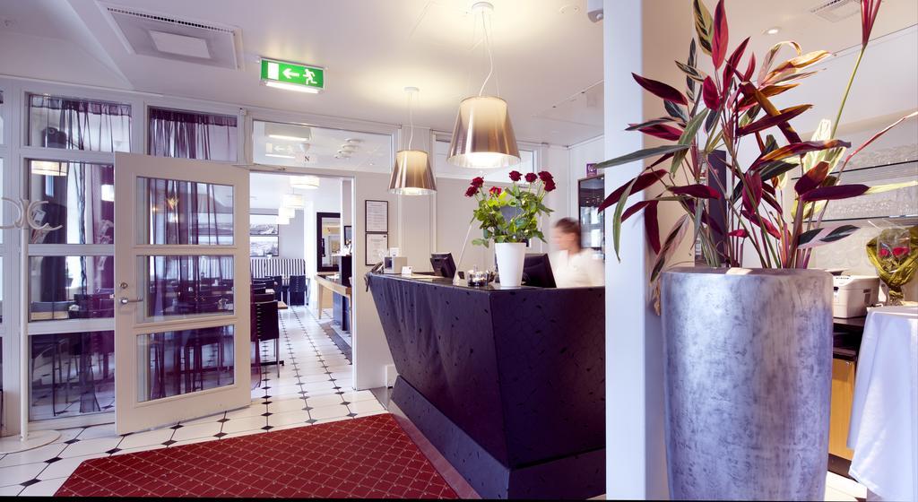 Home Hotel Bilan Κάρλσταντ Εξωτερικό φωτογραφία