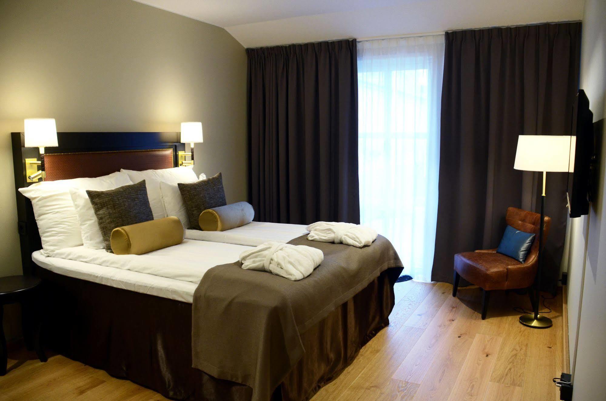 Home Hotel Bilan Κάρλσταντ Εξωτερικό φωτογραφία