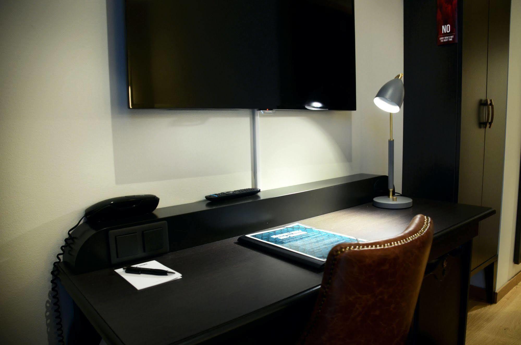 Home Hotel Bilan Κάρλσταντ Εξωτερικό φωτογραφία