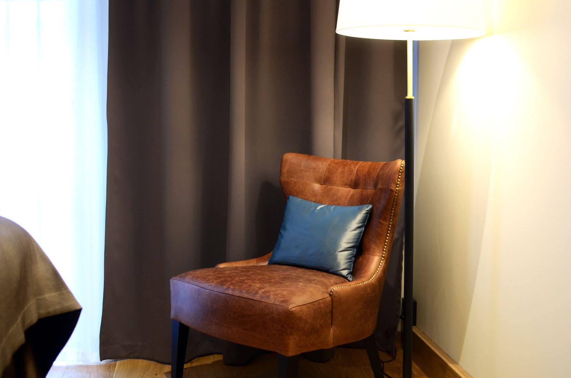 Home Hotel Bilan Κάρλσταντ Εξωτερικό φωτογραφία