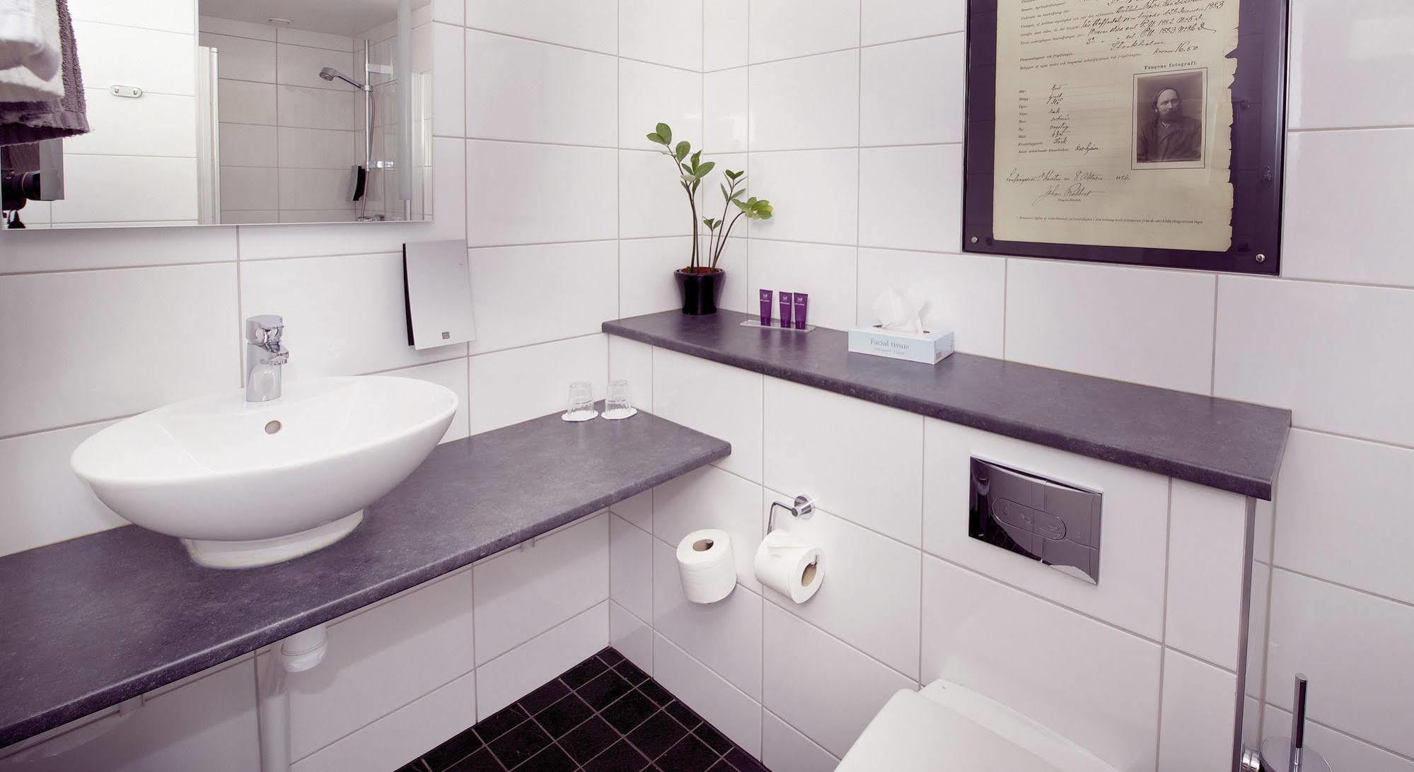 Home Hotel Bilan Κάρλσταντ Εξωτερικό φωτογραφία