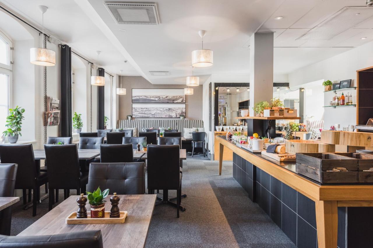 Home Hotel Bilan Κάρλσταντ Εξωτερικό φωτογραφία